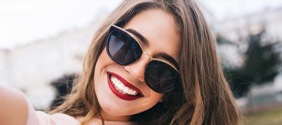 The best natural ways to keep your teeth white are everyday healthy habits